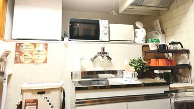 冷蔵庫、電子レンジ、タオルウォーマー - レンタルサロン【松戸Lua】 貸切プライベート空間レンタルサロンの設備の写真