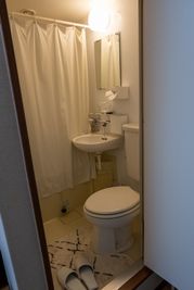 清潔で明るいトイレです。 - kaon R レンタルサロン　kaonRの室内の写真