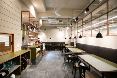 レンタルスペースに併設しているCafe
COSTA Coffeやソフトドリンク、スイーツ、ランチ他提供できます - Ginza SOLEIL ★東銀座駅徒歩1分！銀座駅徒歩3分★Ginza SOLEILの室内の写真