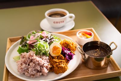 欧風黒バターカレーと和風キーマカレーのWカレープレート
オプションで承ります￥1,320税込 - Ginza SOLEIL ★東銀座駅徒歩1分！銀座駅徒歩3分★Ginza SOLEILの設備の写真