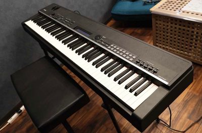 YAMAHA CP4 STAGE🎹 - 町田Reverie カフェバー＆ライブスペースの設備の写真