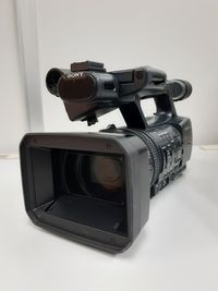 SONY HDR-AX2000 - 猫がいる会議室バンブーグローブ ライブ配信スペースの設備の写真