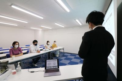 エレオ 貸し会議室（最大24人まで）ドリンク無料の室内の写真