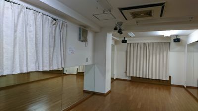 ヒラソル銀座ダンススクール ダンススクール/メインスタジオ の室内の写真