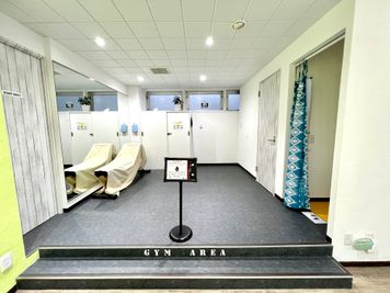 GYMエリアアップ - ライフ スタイル クリエイト STUDIO B（上履き専用、フィットネス専用）の室内の写真