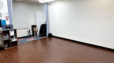 スタジオ ライトルーム 神戸三宮店 法人向け 貸し会議室 三宮店(506号室)の室内の写真