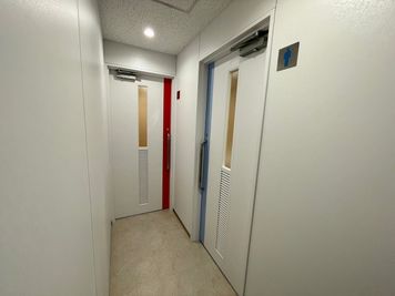 【会議室内に男女別トイレがございます】 - 【閉店】TIME SHARING 赤坂見附 タク・赤坂ビル 【閉店】B1階の設備の写真