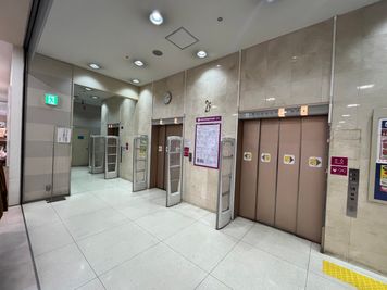 スタジオファンタジスタイオン橋本店 レンタルスタジオ・レンタルサロンの入口の写真