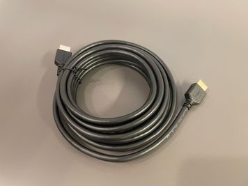 5mのHDMI ケーブルを備えています。 - アオトネスト4階コワーキング利用（1名様利用料金） アオトネスト３階 (フロア貸し）の室内の写真