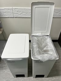 ４５ℓゴミ箱２個 - minoriba_南船場三丁目店 レンタルサロンの設備の写真