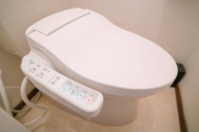 ウォシュレット完備のトイレです - スタジオテナ ダンス・ヨガ・撮影にピッタリのレンタルスタジオの設備の写真