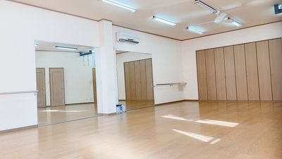 ダンススタジオ ユニークジャズダンススタジオの室内の写真