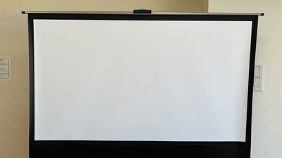 プロジェクタースクリーン - イセヤリゾート鳴門 海の見えるレンタルスペースの設備の写真