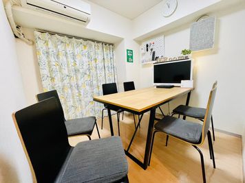 JK Room 新宿永谷タウンプラザ２０６ 【JK Room 新宿永谷タウンプラザ】遊べる貸し会議室の室内の写真