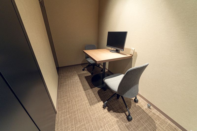 H¹T二子玉川（サテライト型シェアオフィス） 会議室 02(2名)の室内の写真