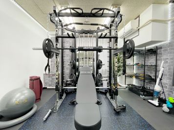 FREAK'S GYM 新宿店 FREAK’S GYM（フリークスジム）新宿店の室内の写真