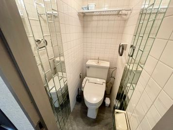 【男女共用トイレが1つです】 - 【閉店】TIME SHARING 三越前 斉丸日本橋ビル 【閉店】3Aの室内の写真