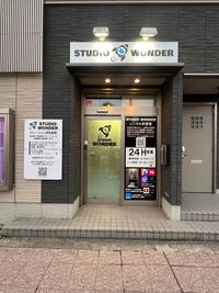 外観正面 - STUDIO WONDERの室内の写真