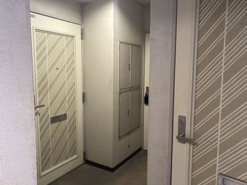 ３階の一番左です - 隠れ家シアタールームJIZAI（ジザイ）目黒 目黒駅徒歩圏内・隠れ家シアタールームJIZAI🌿の入口の写真