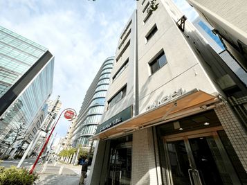 中区錦桜通り近くの中心に位置しアクセス良好 - 名古屋会議室 ウメムラビル錦中央店 第1会議室（セルフ設営)の外観の写真