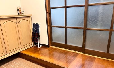 すっきり広々していて、使いやすい玄関。 - レンタルサロン　ミエット 洋室サロンルーム【レンタルサロンミエット】の入口の写真