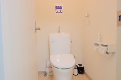 清潔な洋式トイレです - レンタルスペース「あたみ庵」の設備の写真