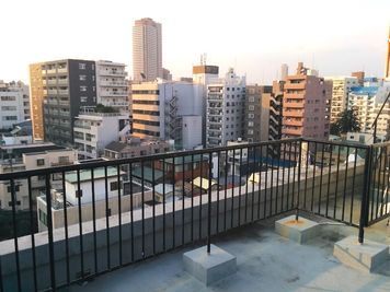 新宿撮影スタジオサロンガイヤール 9階屋上撮影スペース の室内の写真
