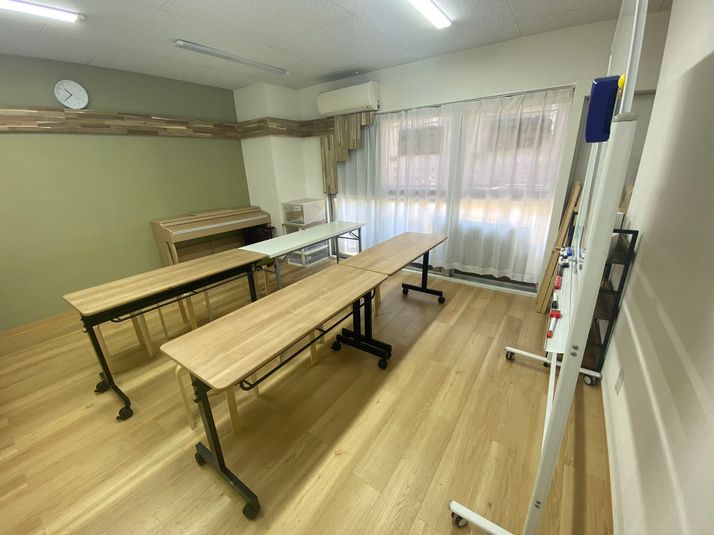 東京華楽坊芸術学校川崎校 レンタル教室の室内の写真