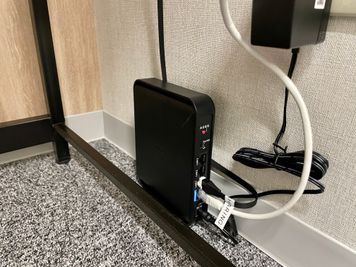 【各部屋ごとに専用のWiFiをご用意しています】 - テレワークブース御徒町 天美ビル ブース08の設備の写真