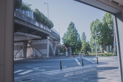 目の前は公園で気持ちいい風が吹き抜けます。 - share space TABLE  share space TABLE(ﾀｰﾌﾞﾙ)の外観の写真