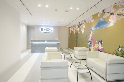 EMON 複合型シェアサロンの入口の写真