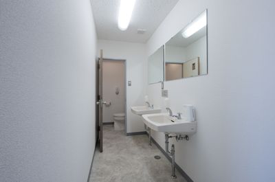 女性用トイレ。自習室KAKOI（江戸川橋駅前店）は男女別トイレになっています - 自習室KAKOI（江戸川橋駅前店） 指定席：23番（半個室ブース・幅140cm）/コワーキングOKのその他の写真