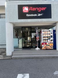 建物入り口 - レンジャージム船橋店 格闘技ジム。リング、サンドバックがあります。の室内の写真