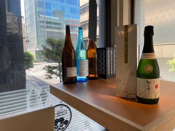 Realx one 新橋 ｜ 日本酒好きが集まる空間🍶 Relax one 新橋｜キッチン利用🍽️撮影利用可📷の室内の写真