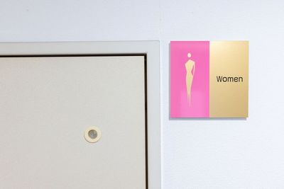 女性専用トイレです！（スタジオ入口手前共用部）清掃業者の定期清掃で清潔に保たれております！ - レンタルスタジオ【サンタクロス】 レンタルスタジオの設備の写真