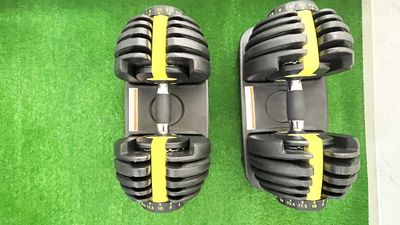 可変式ダンベル
2.5キロ〜24キロまで使用可能 - 1st Placeパーソナルトレーニングジム PRIVATEGYM 1st Placeの室内の写真