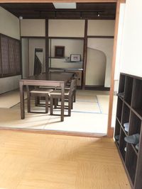 靴を脱いでお入りください。 - 旧中川邸　和室 庭が見えるレンタル和室の入口の写真