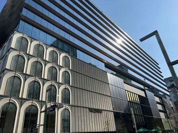 こちらはGINZA SIXの写真です。
当施設はGINZA SIXの二本裏手の通りにあります。 - ベンチャーデスク銀座６ 貸し会議室.Aのその他の写真