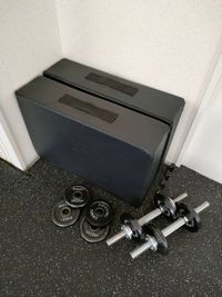 付け替えダンベルも計4個完備 - XYLEM XYLEM fitnessの設備の写真