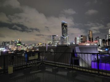 夜景 - ROOF-TOP 屋上 新大久保R 【屋上🌞日当たり抜群】駅近徒歩1分 開放的な広々屋上スペース！のその他の写真