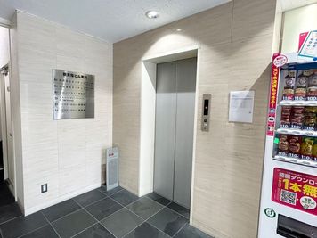 【1階エレベーターホール】 - TIME SHARING 東陽町 新東陽ビル Room Dの入口の写真