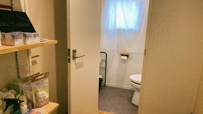 入り口すぐにトイレがあるから安心。 - レンタルサロン「フェリチタ」 レンタルサロンの設備の写真