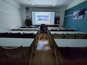 100インチスクリーン(三脚自立式) - 貸会議室【ポートスペース関内】 【PORTSPACEポートスペース関内203】の室内の写真