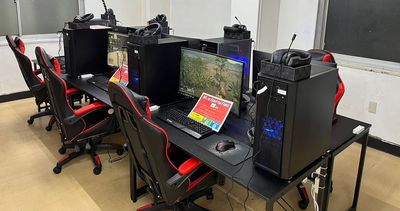 まんがランド錦糸町店 防音完全個室 ML e-Sports Field（MLeF）錦糸町店の室内の写真