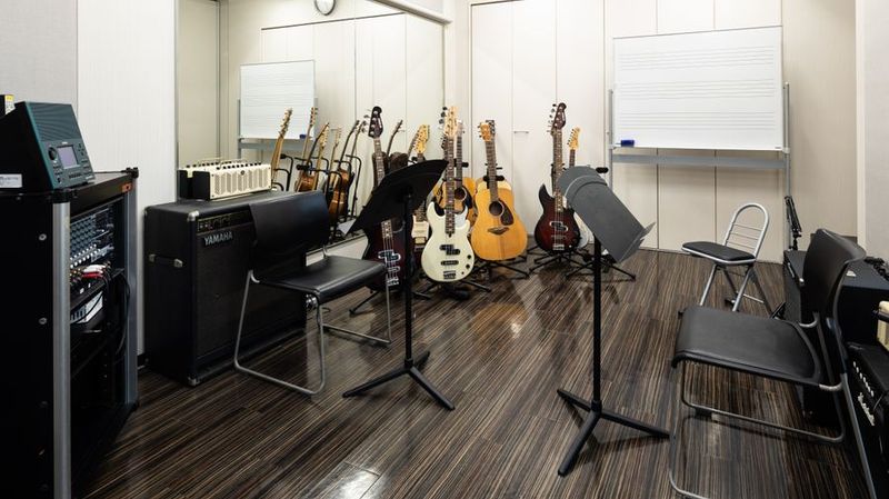 部屋内 - ミュージックアベニューなんば ギター防音部屋 ROOM501番教室の室内の写真