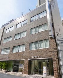 【リロの会議室】Forum S　5東洋海事ビル 【リロの会議室】地下1階　会議室A+Bの外観の写真