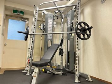 MIYAZAKI GYM人形町店 人形町レンタルジムスミスマシン②の室内の写真