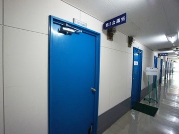 名古屋会議室 大須アメ横会議室店 第3会議室（4階）の設備の写真