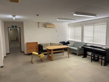 コワーキング和田山 個室型コワーキングスペースの室内の写真