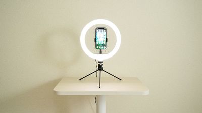 LEDリングライト三脚　40-135cm（備品） - レンタルサロンLumialinkの設備の写真